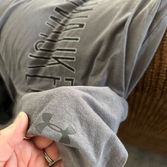 Milwaukee, 414 Under Armour fitted short sleeve T-shirt, size small women's - Picture 2 of 13